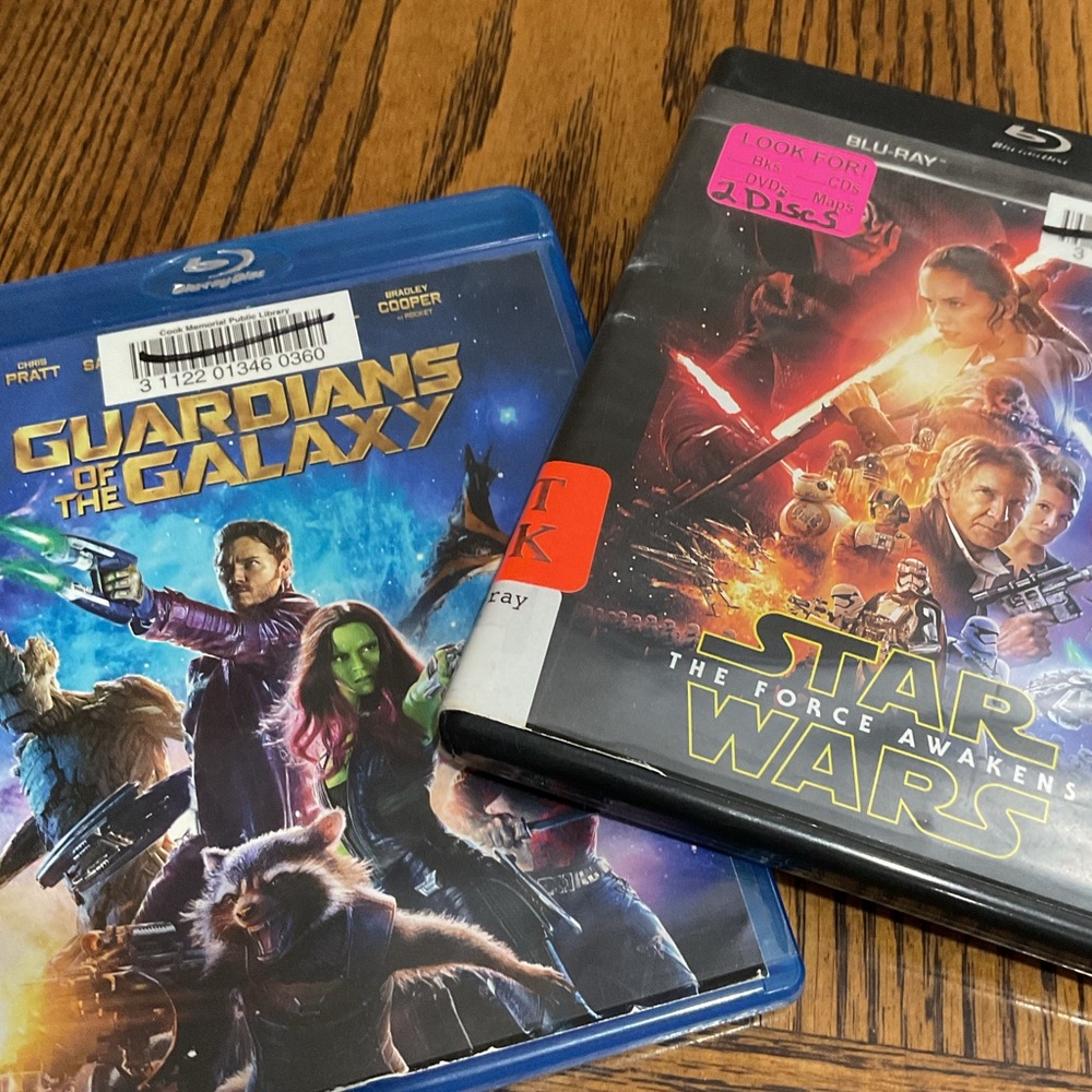2 Blu-ray Discs: Stars Wars The Force Awakens & Gardians of the Galaxy
